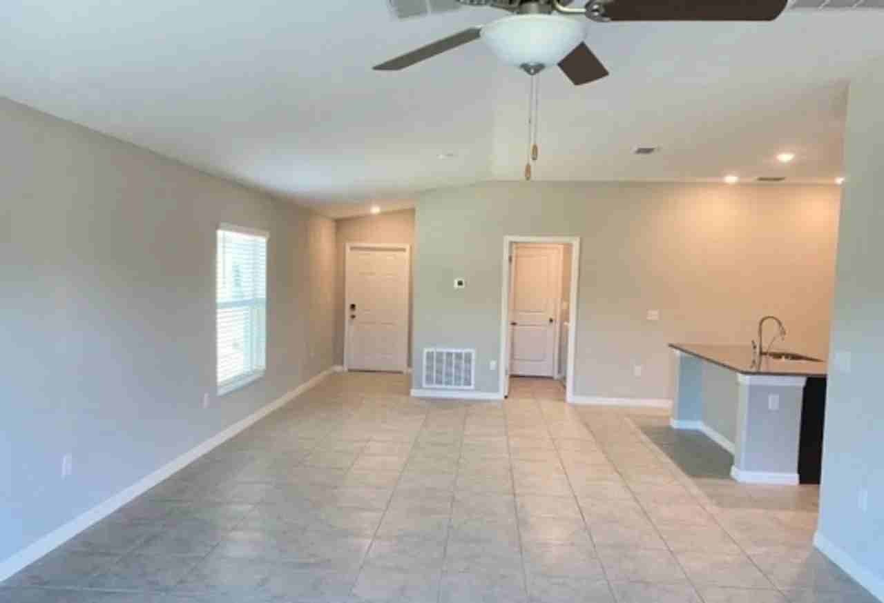 16628 Delia St - Photo 2 of 20