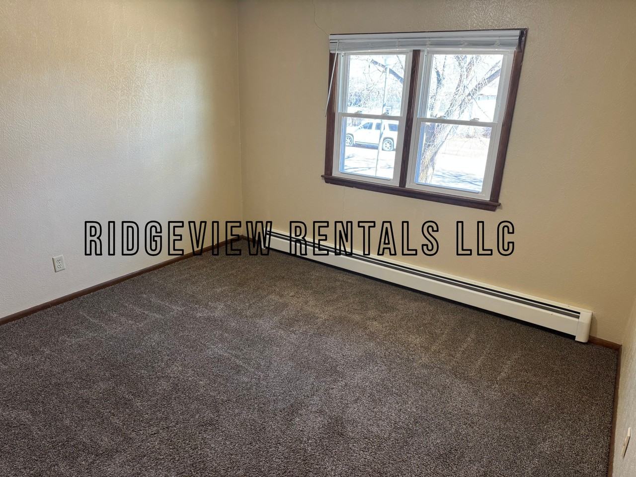 636 11th Ave Sw #2 - Photo 4 of 12