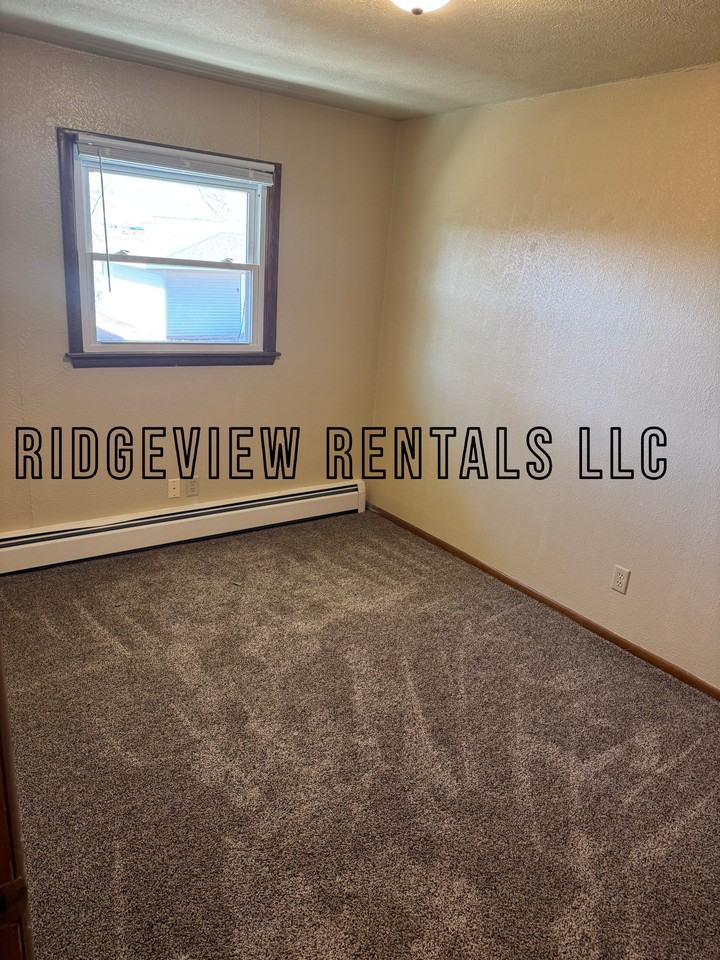 636 11th Ave Sw #2 - Photo 5 of 12