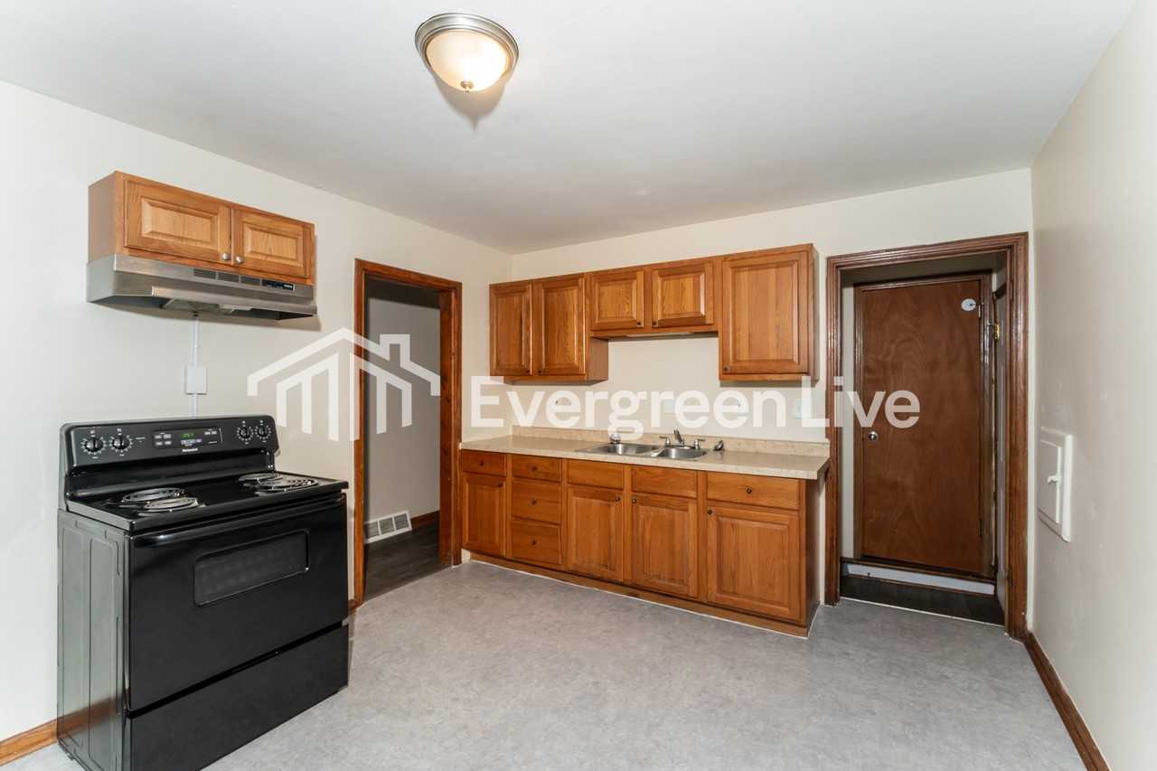 4806 W Hampton Ave - Photo 5 of 15