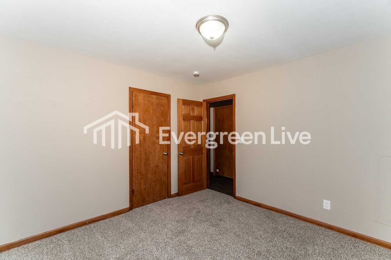 4806 W Hampton Ave - Photo 7 of 15