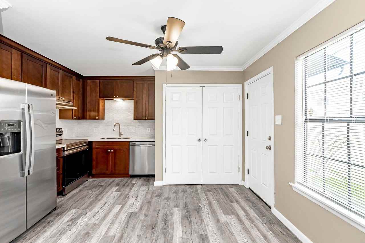 4363 Rue De Belle Maison - Photo 2 of 11