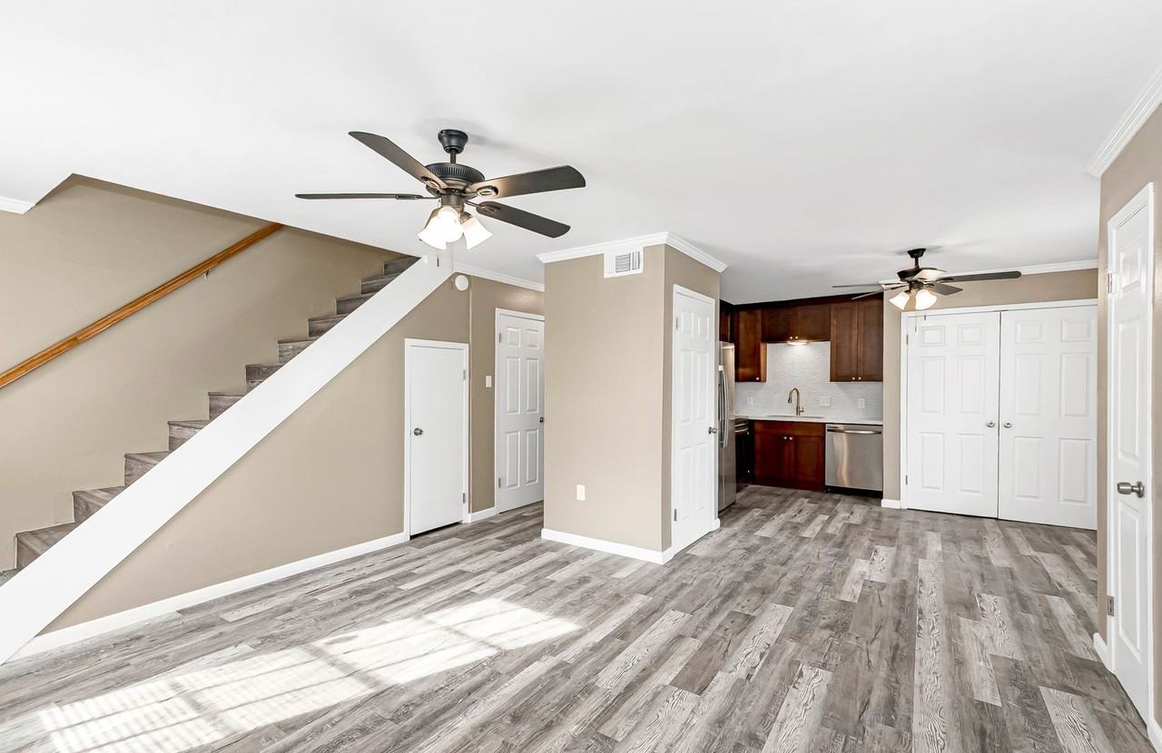 4363 Rue De Belle Maison - Photo 3 of 11