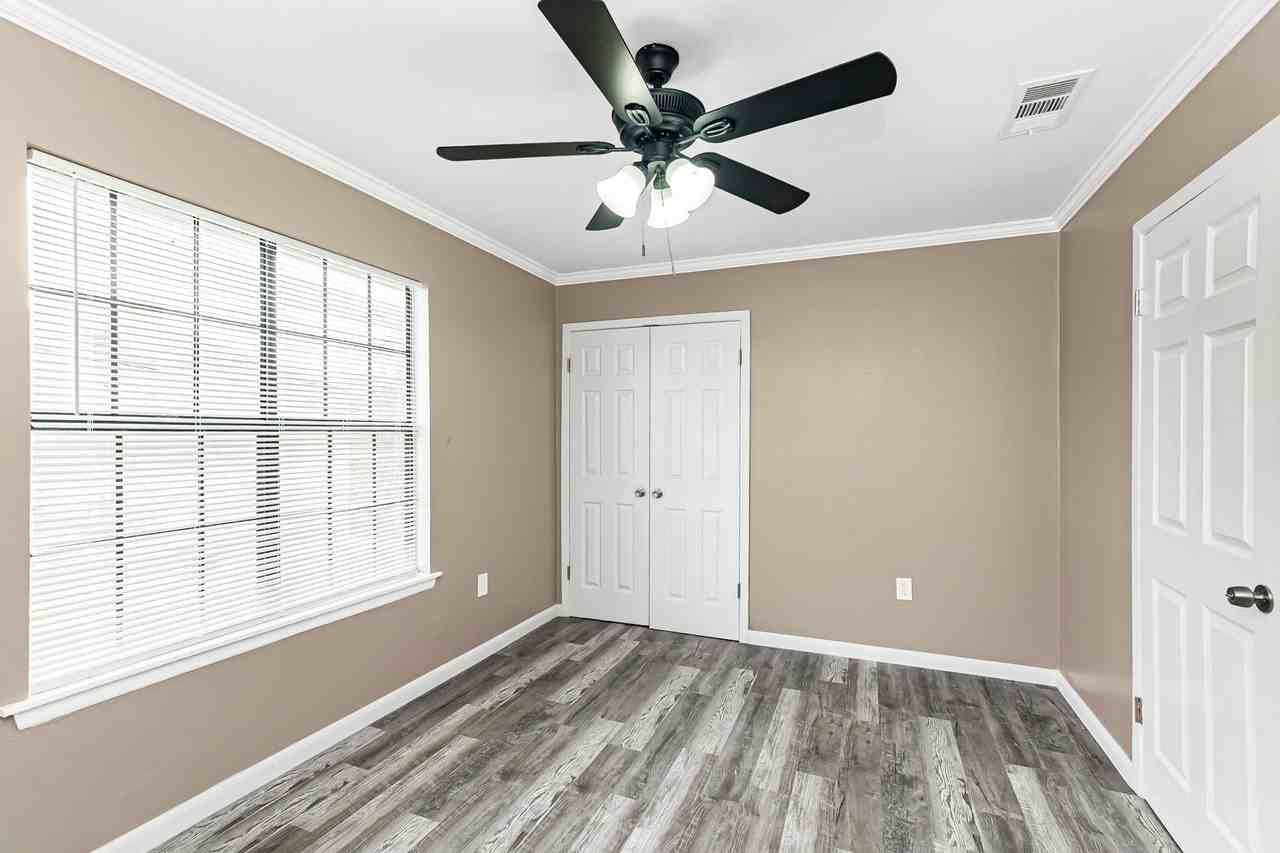 4363 Rue De Belle Maison - Photo 6 of 11