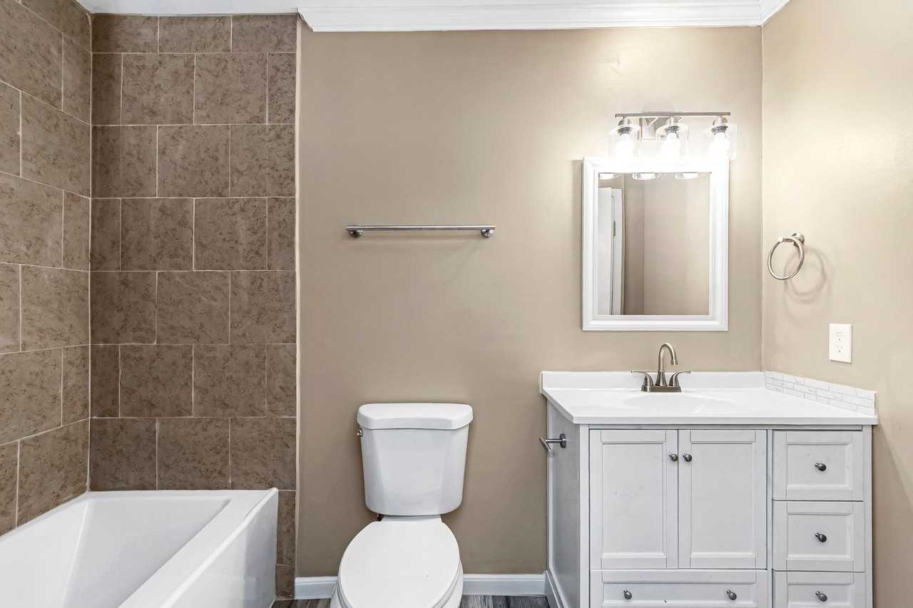 4363 Rue De Belle Maison - Photo 7 of 11