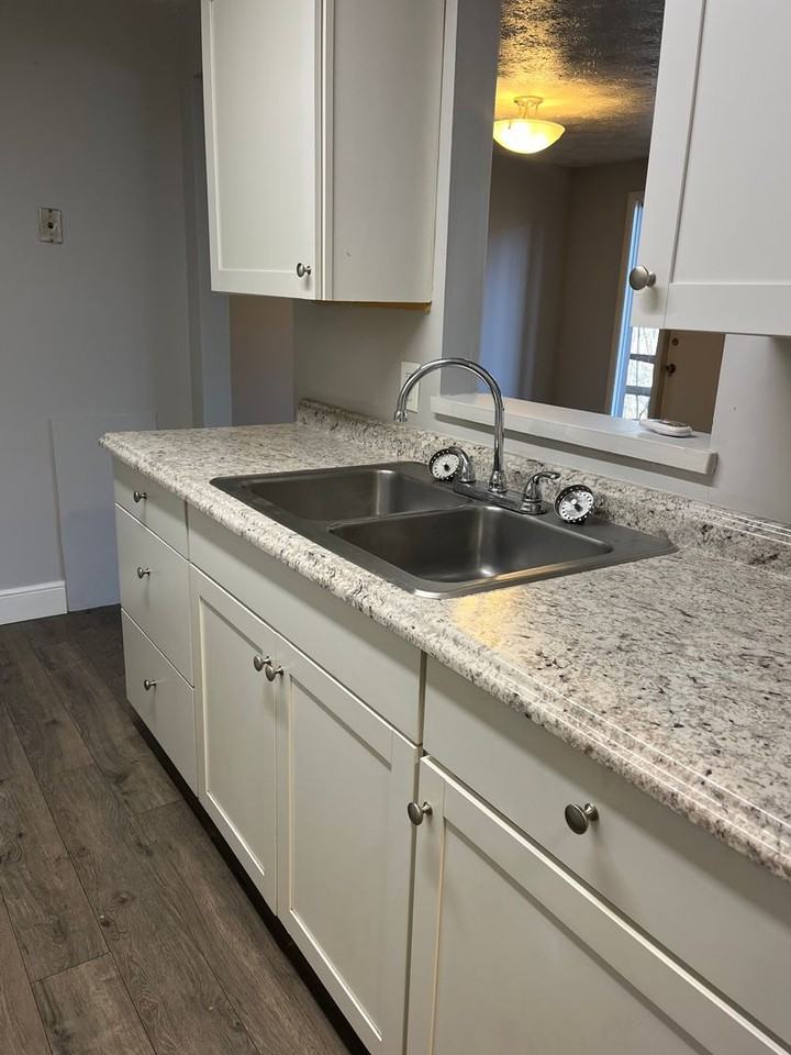 1462 Niles - Hillcrest - Photo 3 of 20