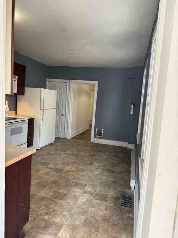 306 W Lincoln Hwy - Photo 7 of 24