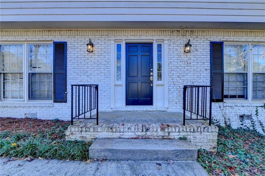 525 Abernathy Rd - Photo 3 of 49