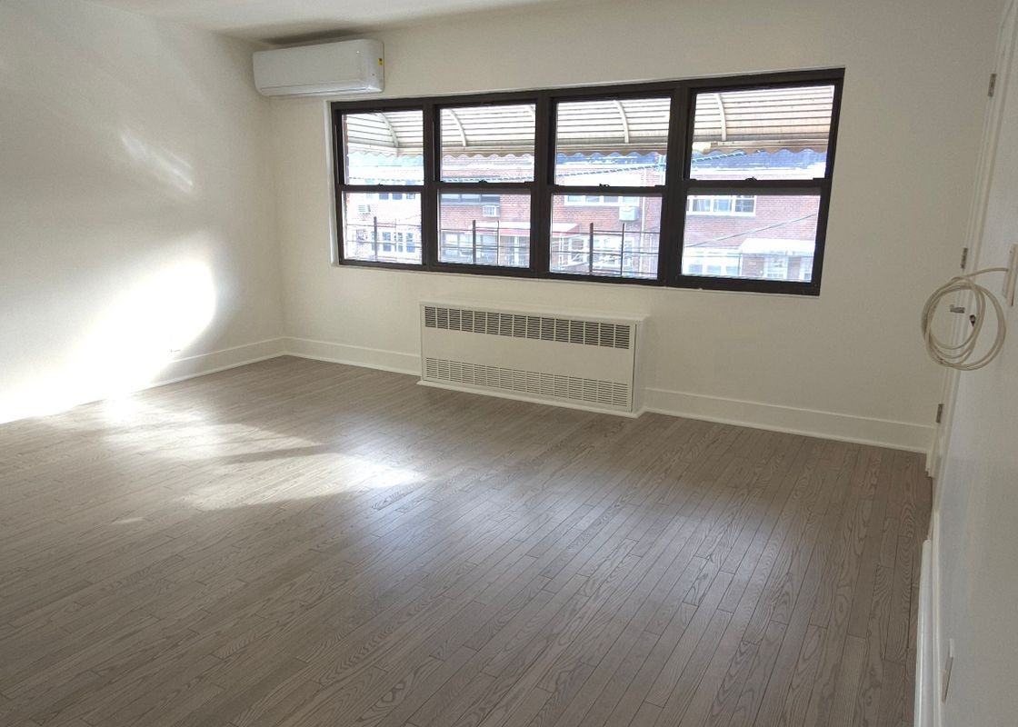 7411 85th Dr - Photo 3 of 18