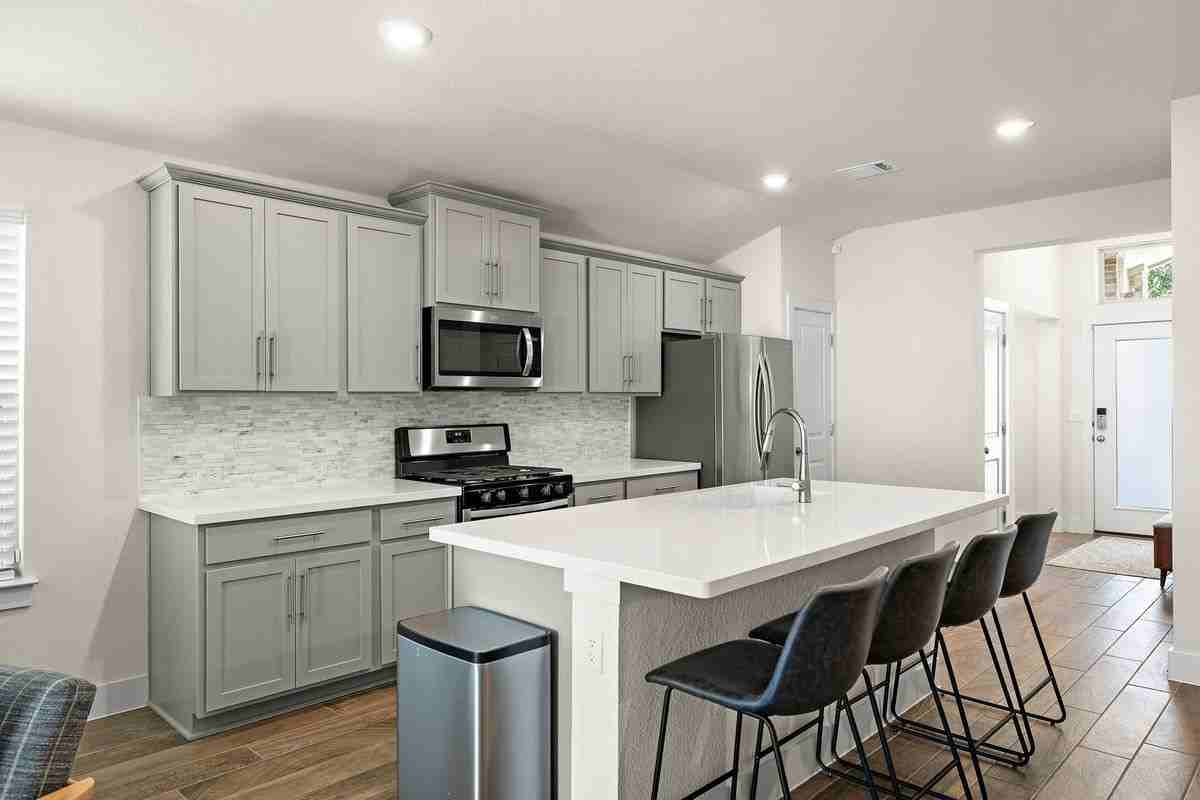 6209 Dumfries Ln - Photo 5 of 27