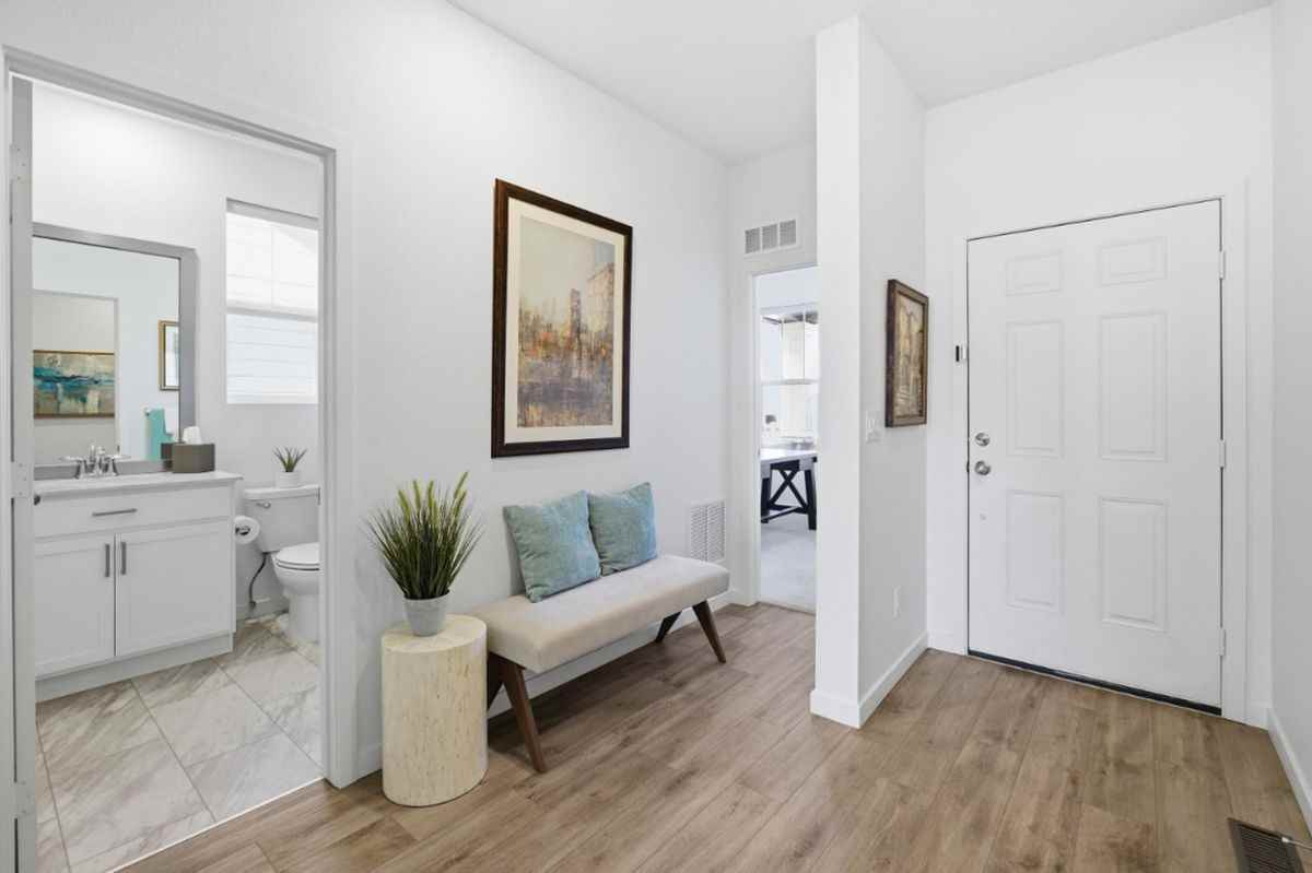 930 Thinleaf Ln - Photo 2 of 20