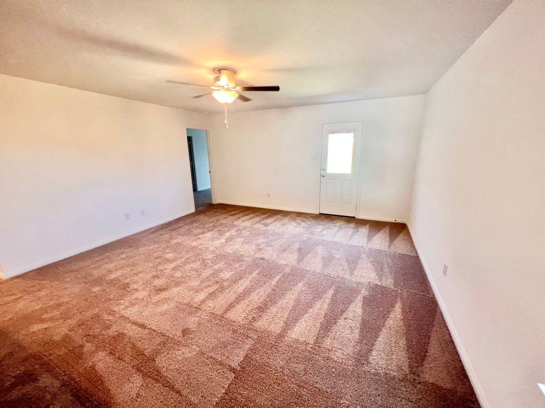 125 Maywood Ln - Photo 3 of 8