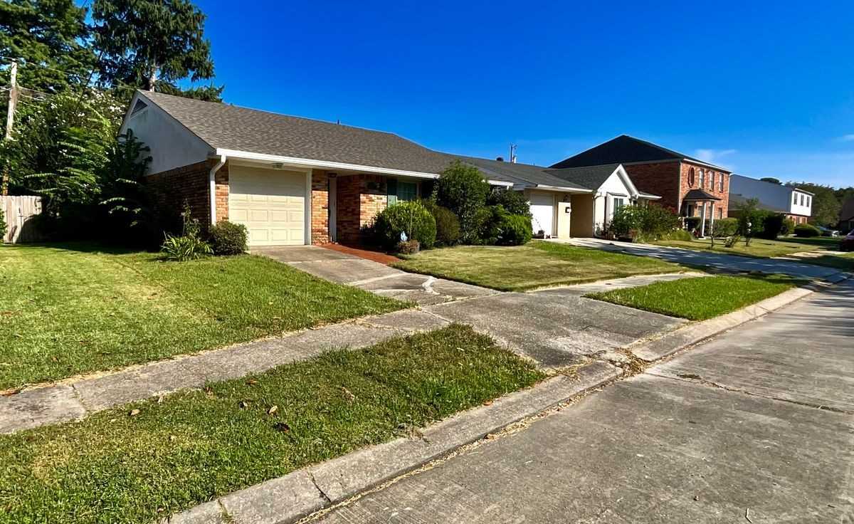 2716 Gallinghouse St - Photo 2 of 3