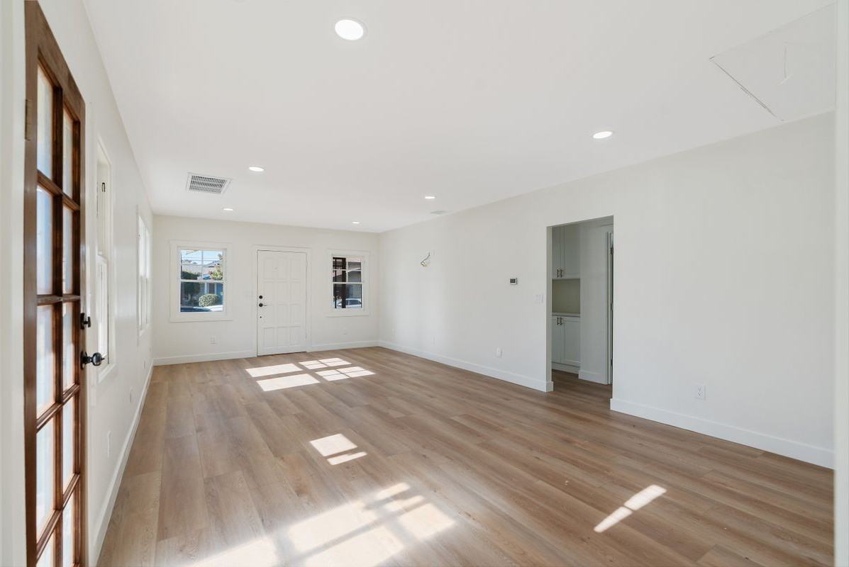 744 Gladys Ave - Photo 4 of 23