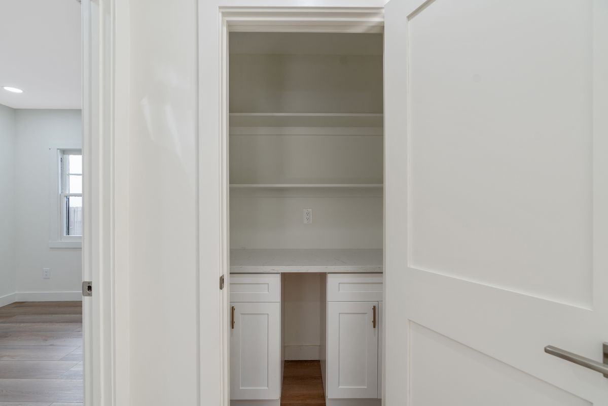 744 Gladys Ave - Photo 7 of 23