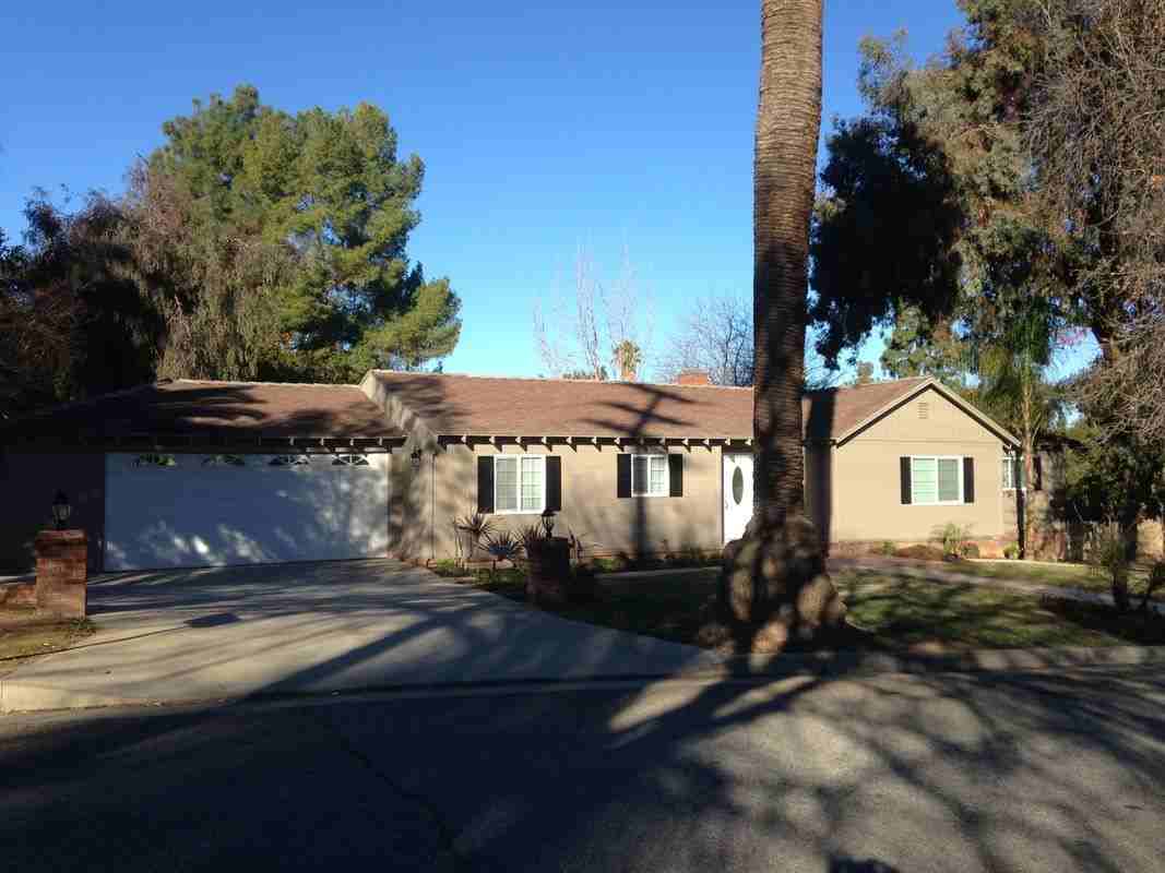 1640 Dwight St - Photo 7 of 12