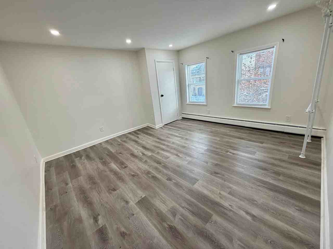 283 Grand St - Photo 5 of 14