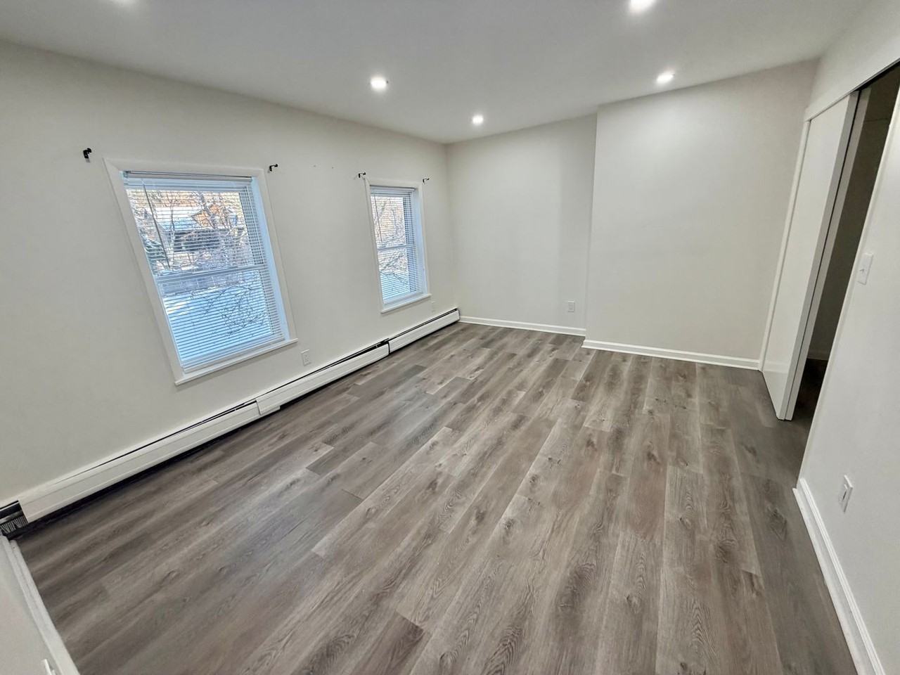 283 Grand St - Photo 6 of 14