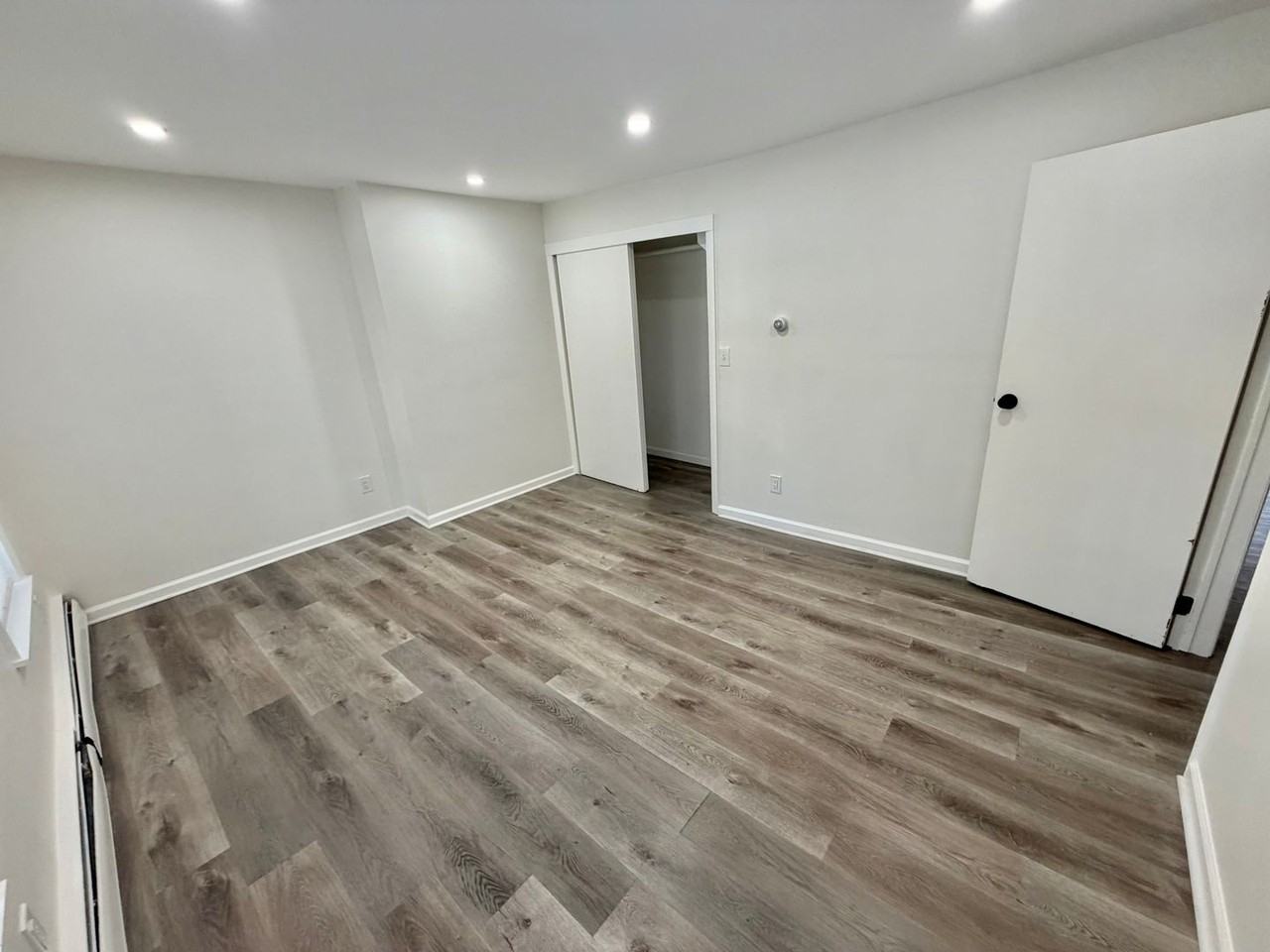 283 Grand St - Photo 7 of 14