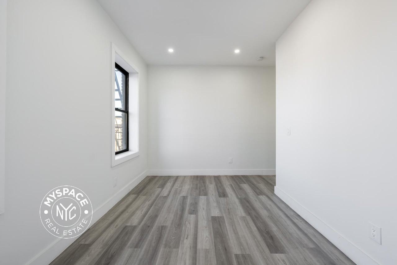 641 Saint Marks Ave #3F - Photo 7 of 8