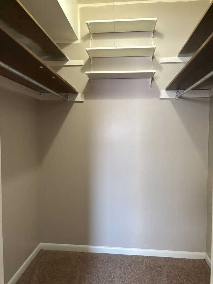 Granada - Photo 3 of 10