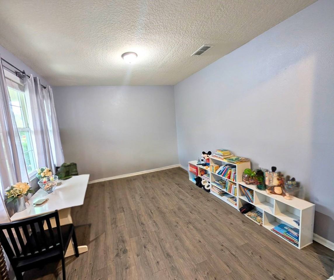 215 Brooklet Cir - Photo 3 of 46