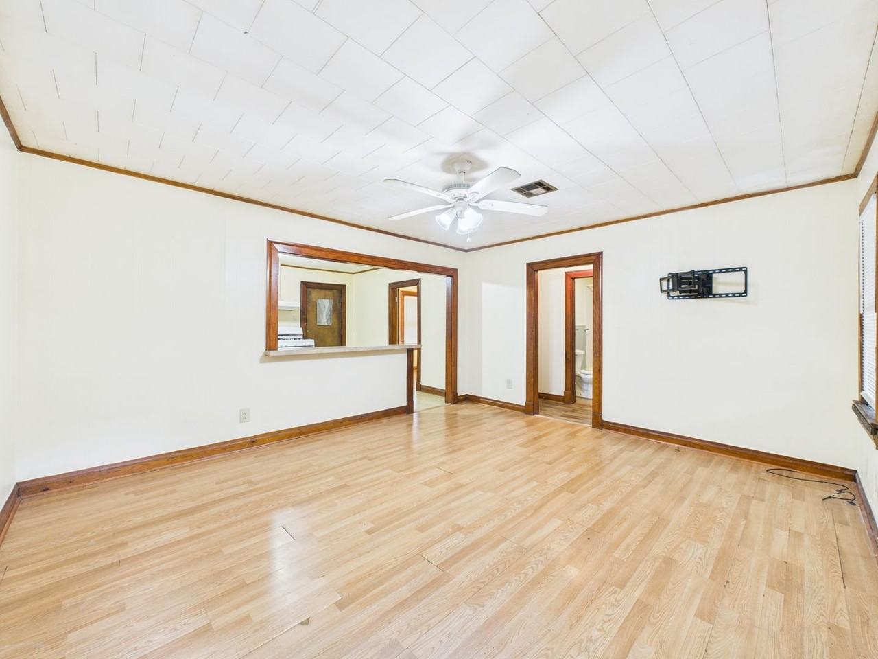 136 Tissington St - Photo 6 of 20