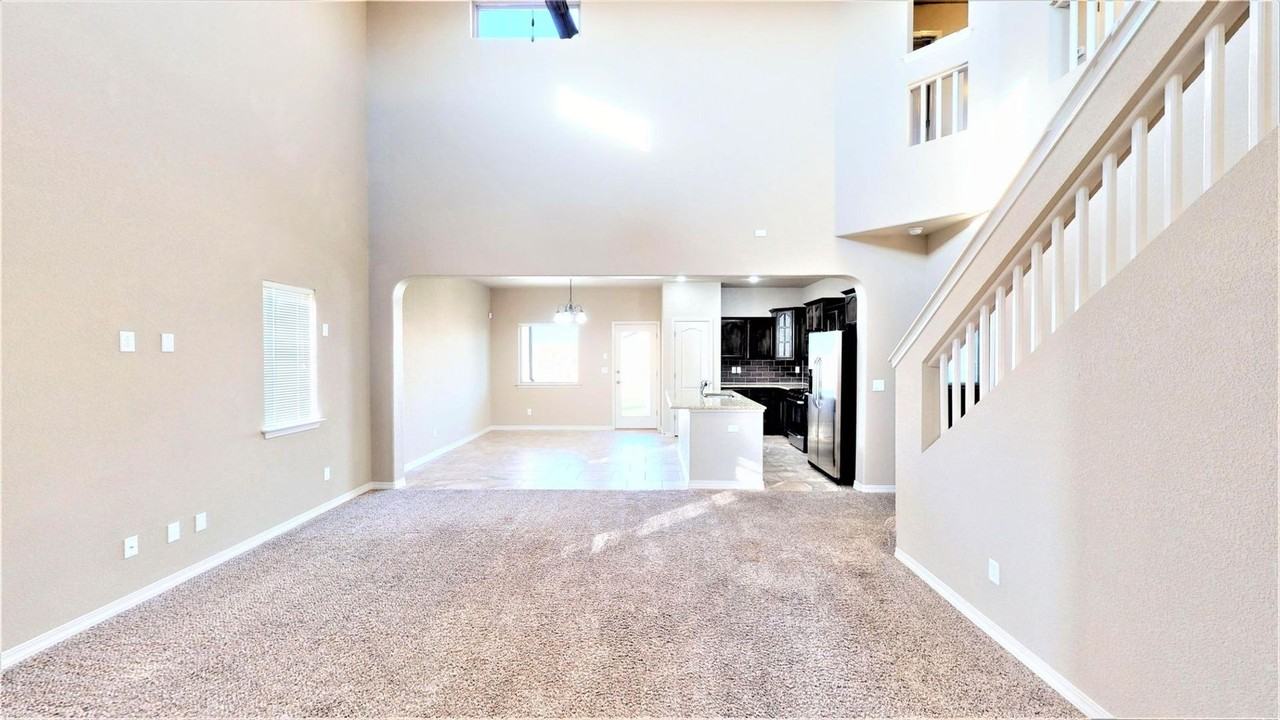 7657 Mammoth Ln - Photo 2 of 17