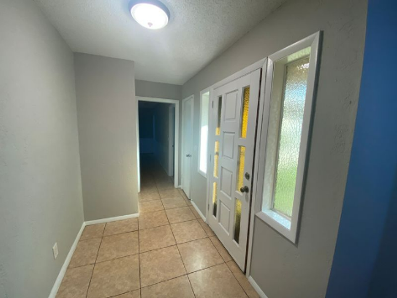 268 Newcomb St - Photo 4 of 33