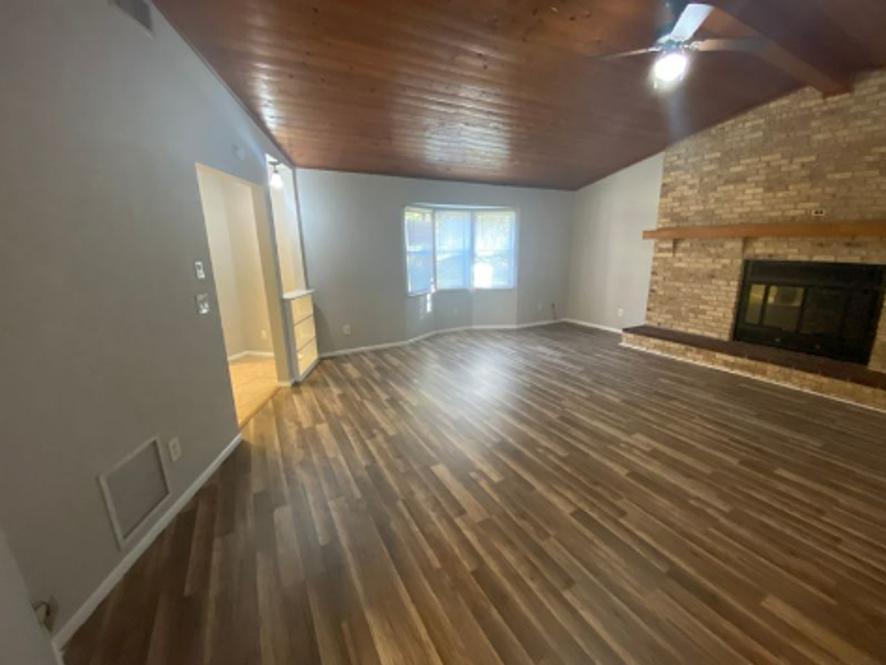 268 Newcomb St - Photo 7 of 33