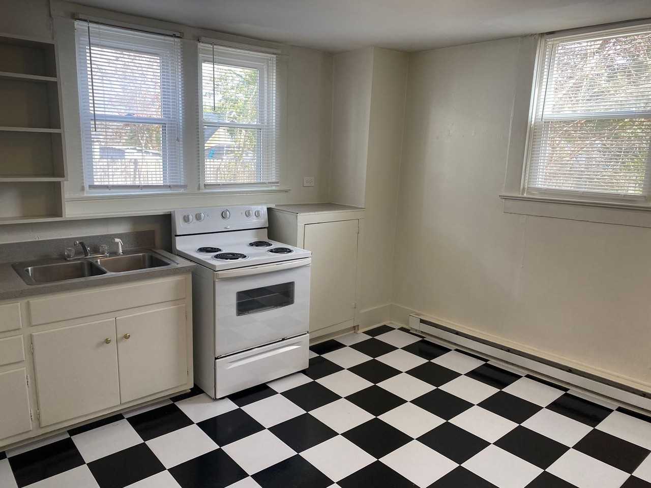 1214 Broad St - Photo 2 of 12