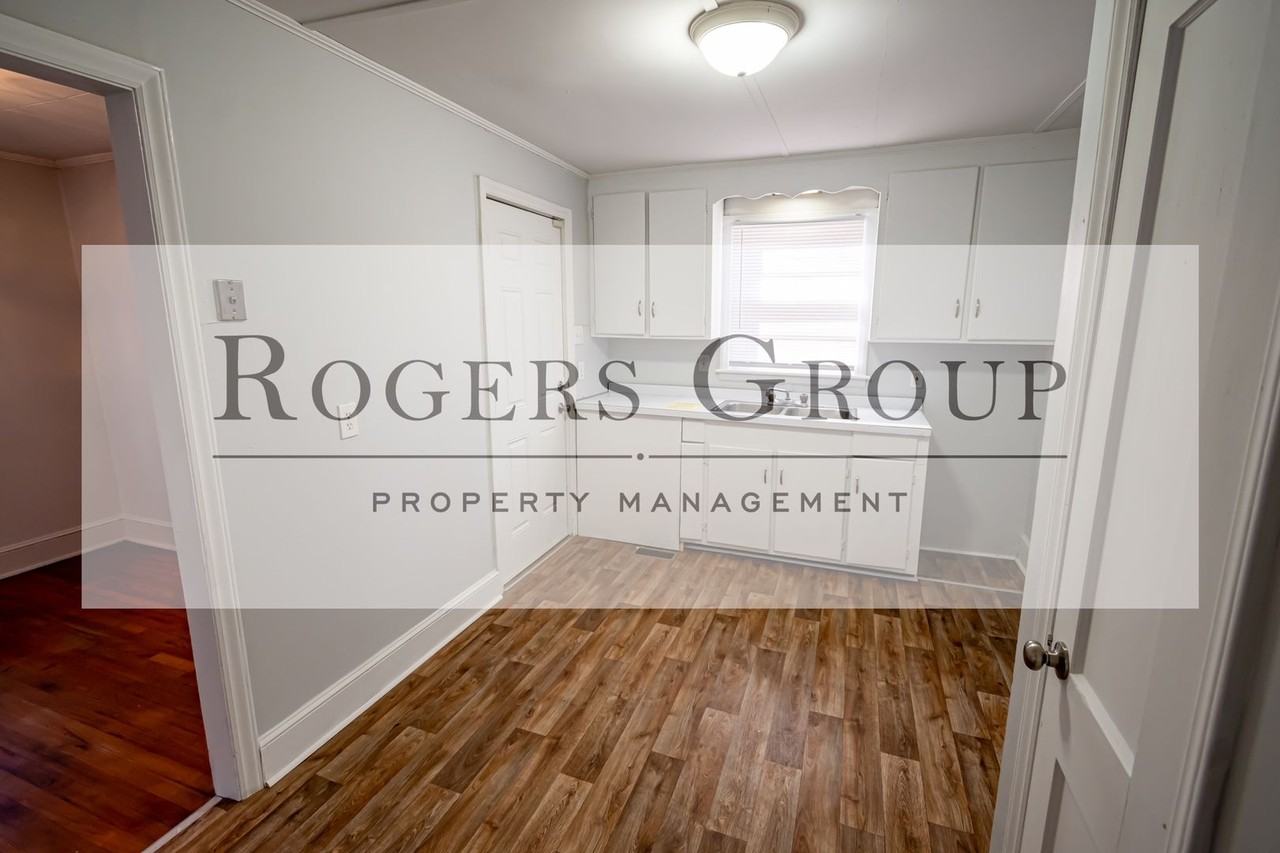 1211 Parham St - Photo 2 of 8