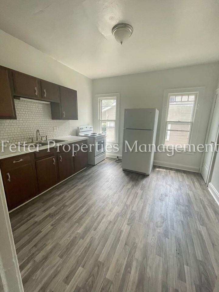 3608 Stringtown Rd - Photo 6 of 14