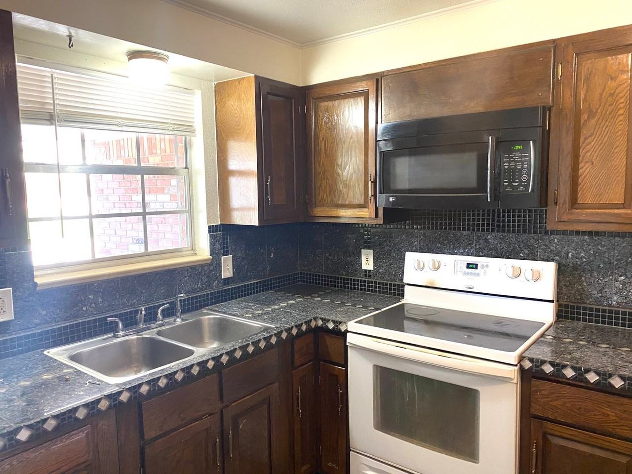 6614 Urban St - Photo 7 of 16