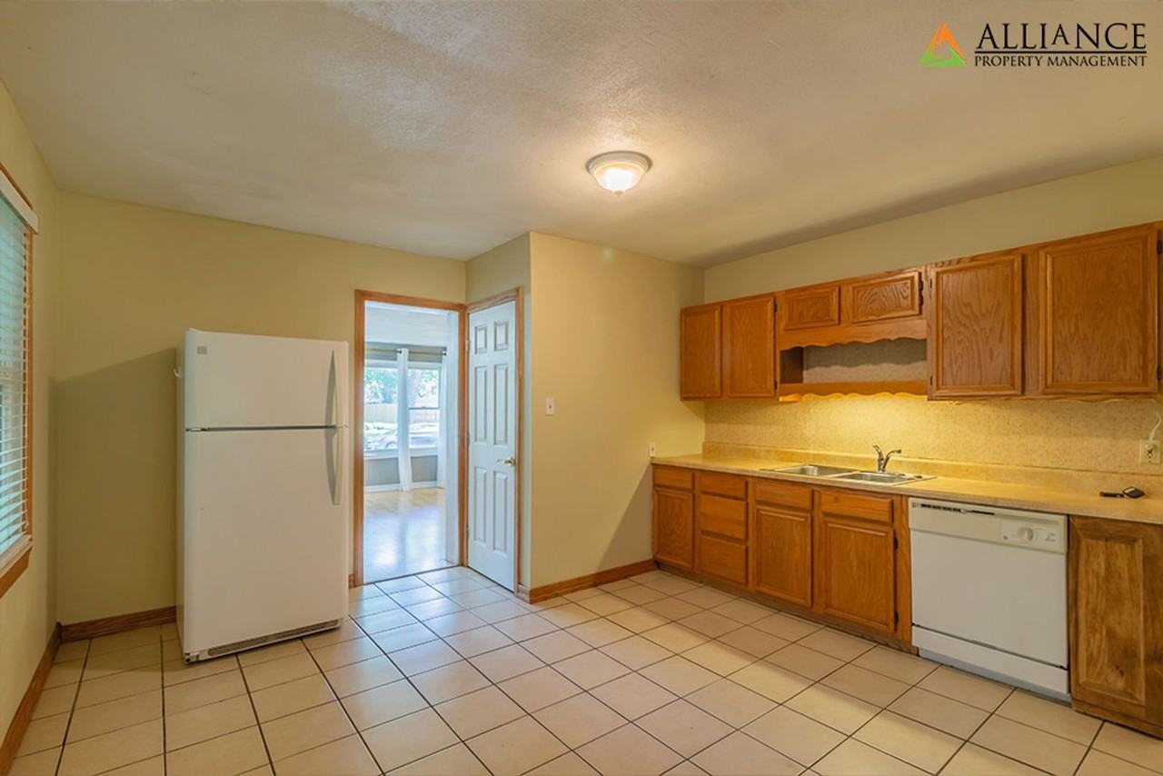 520 Fremont St - Photo 6 of 26