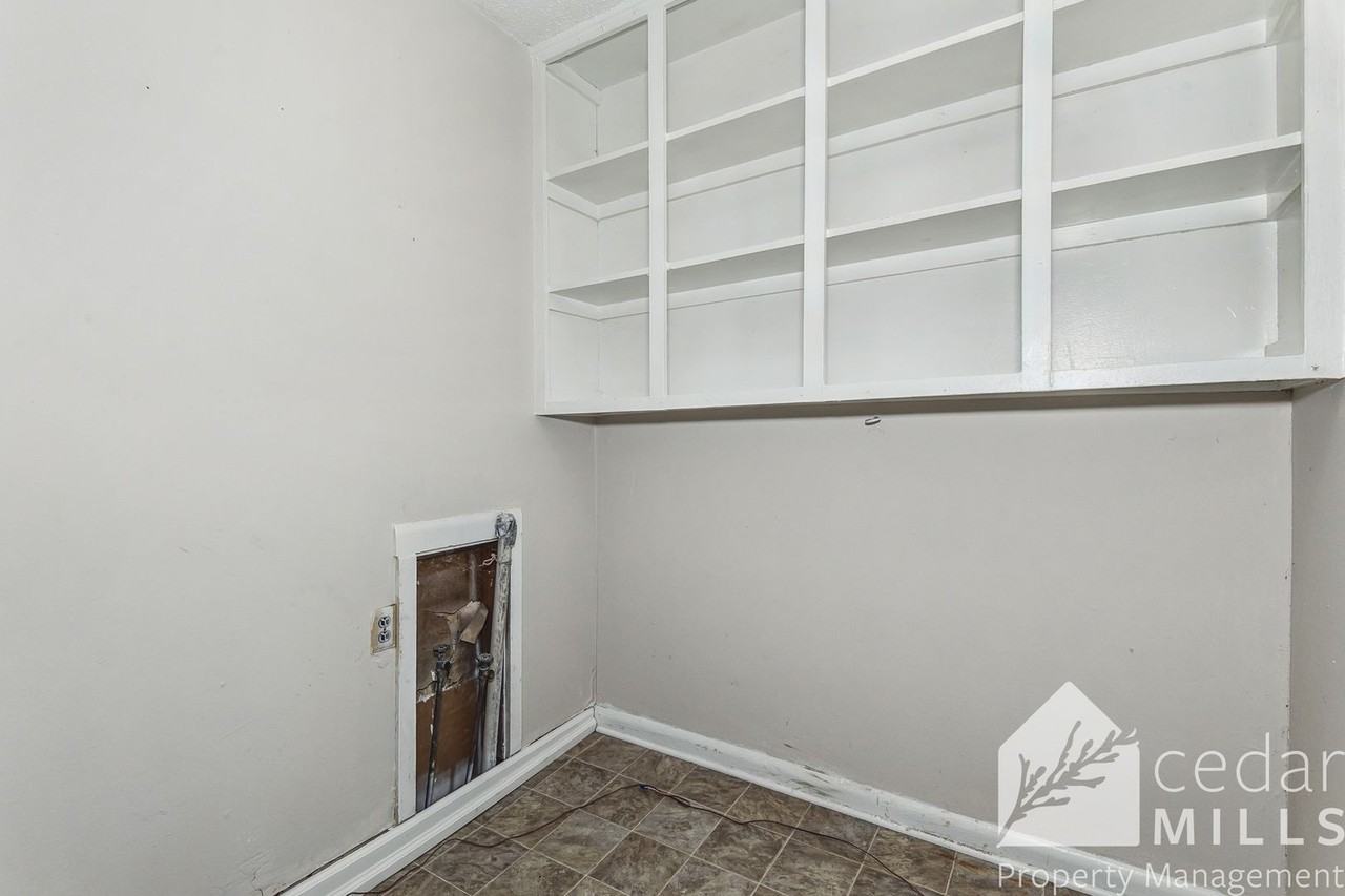 1412 N Volutsia Ave - Photo 5 of 11