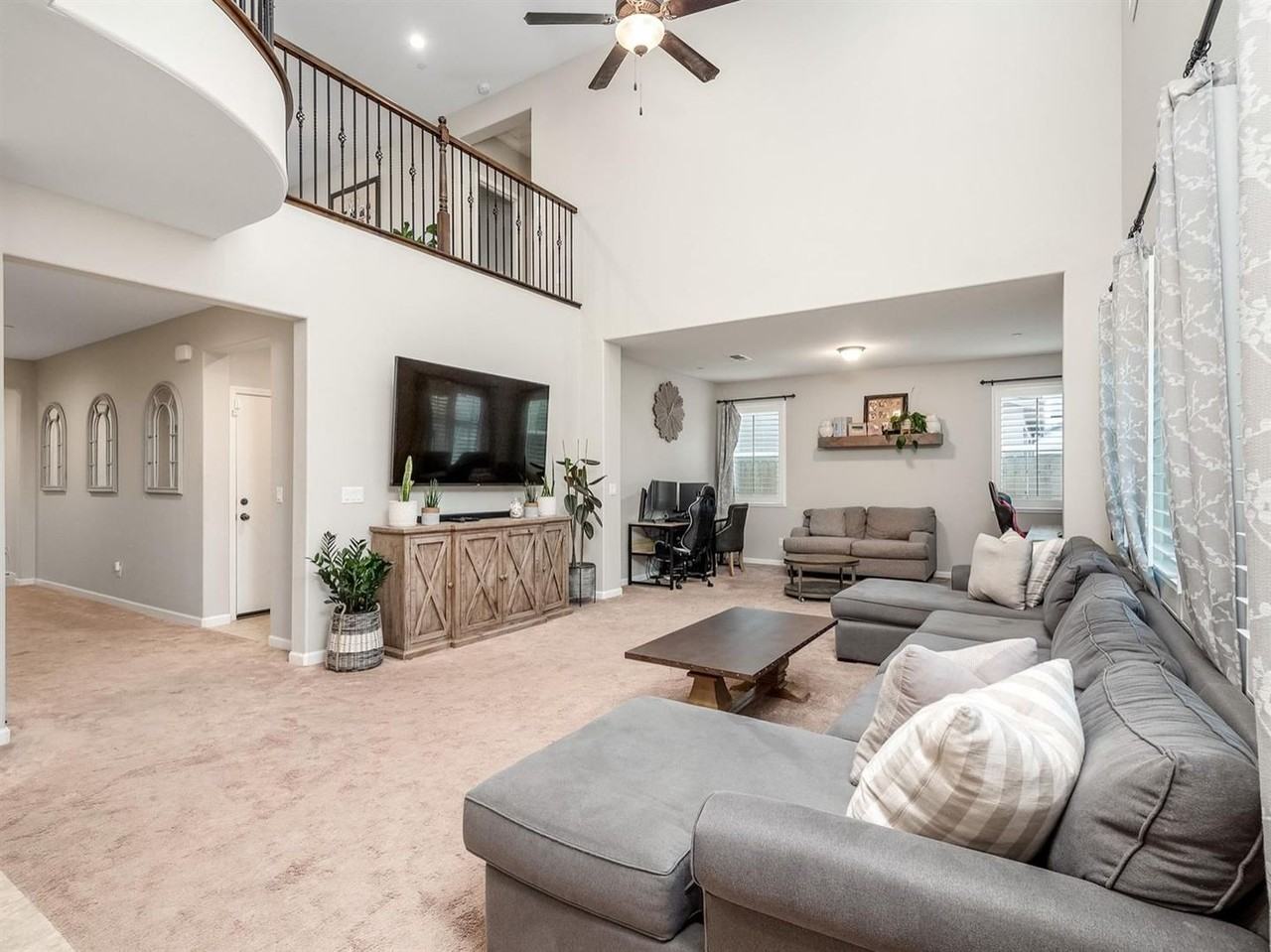 3485 Robinwood Ave - Photo 4 of 31