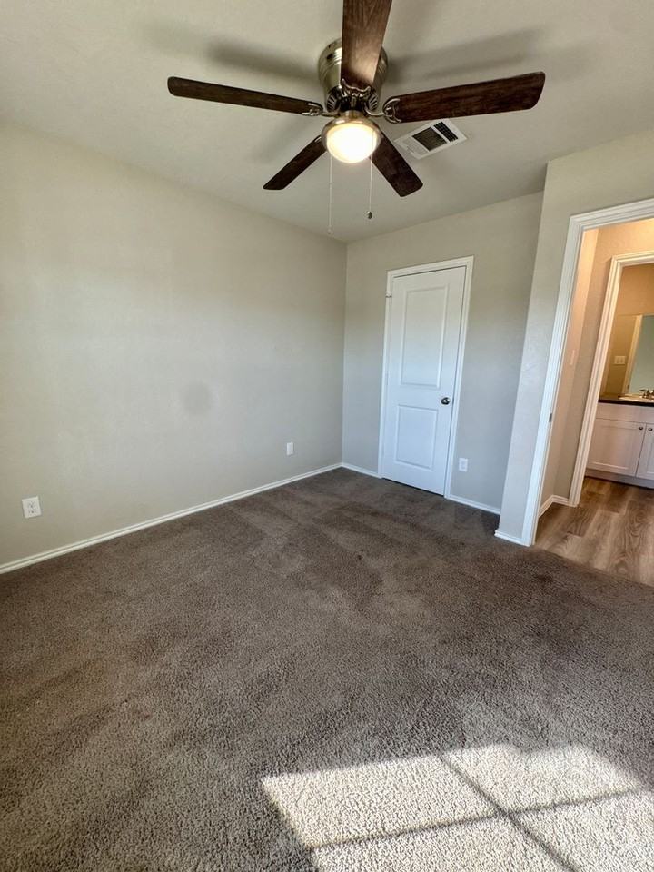 5635 Jasmine Spur - Photo 7 of 31