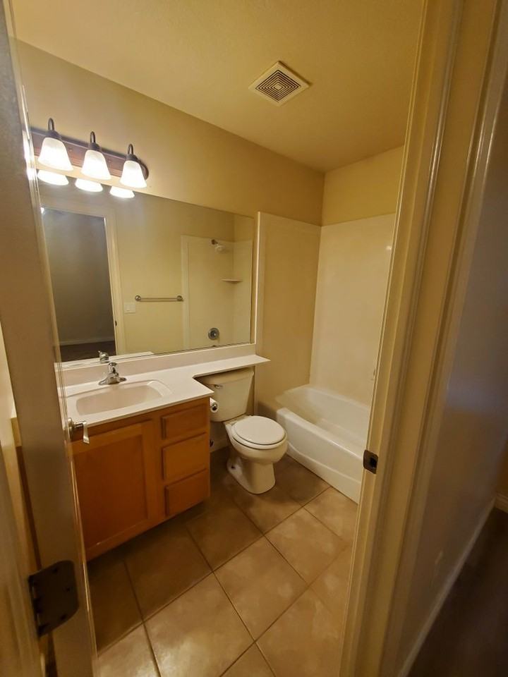 1483 Northern View Dr - Photo 7 of 10