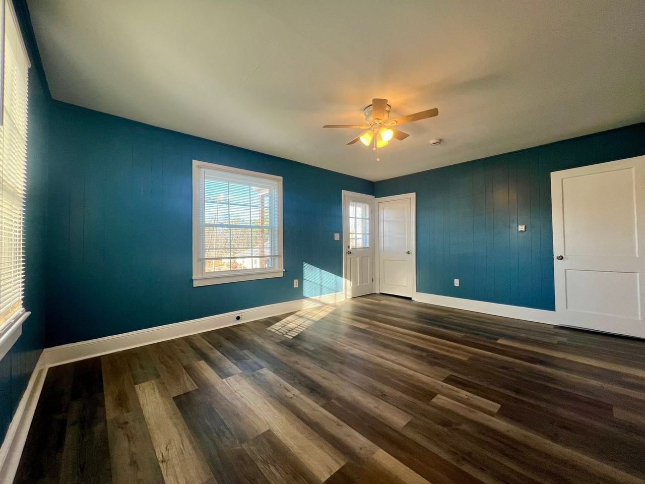 412 Shade St - Photo 2 of 10