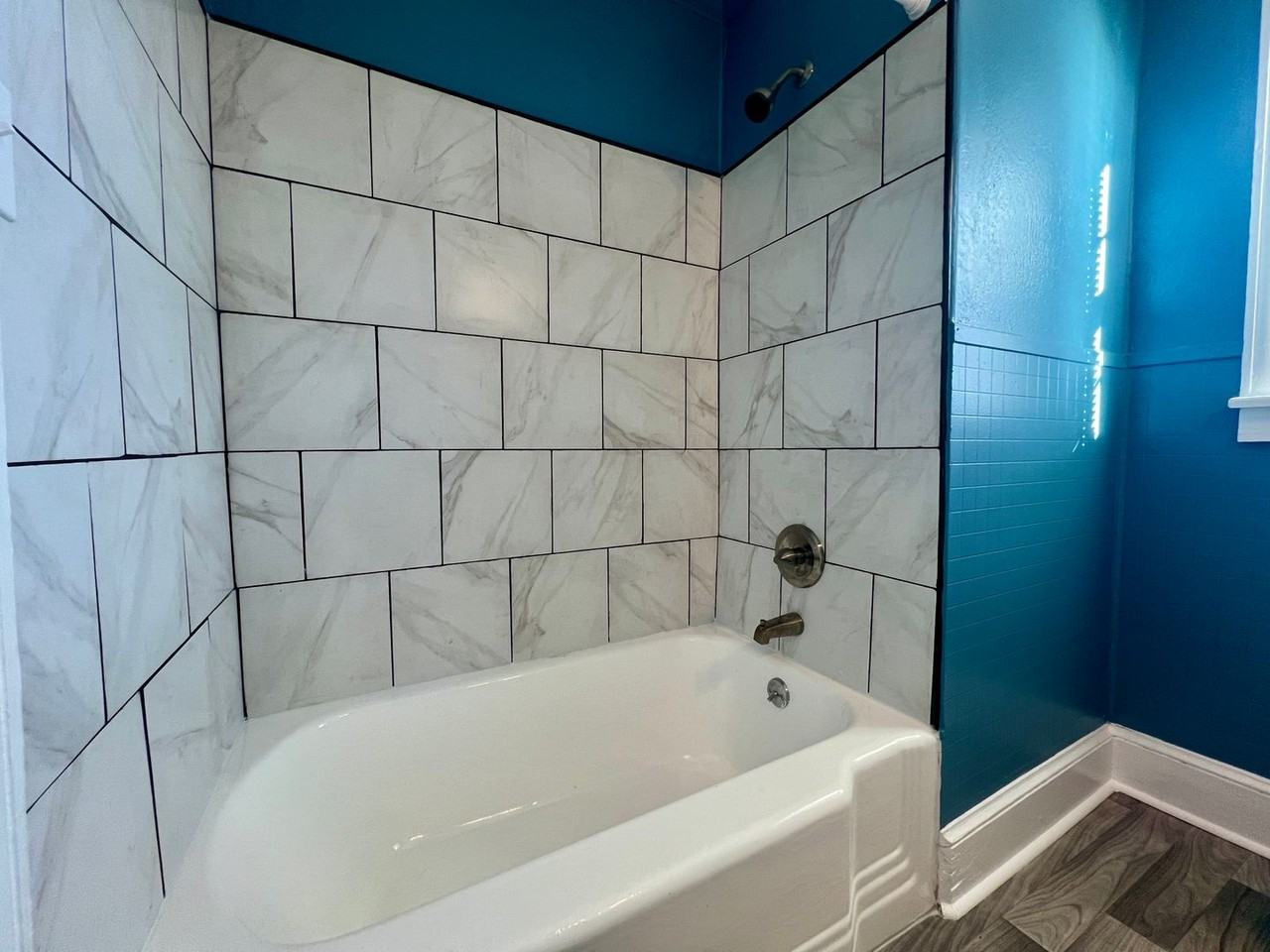 412 Shade St - Photo 4 of 10