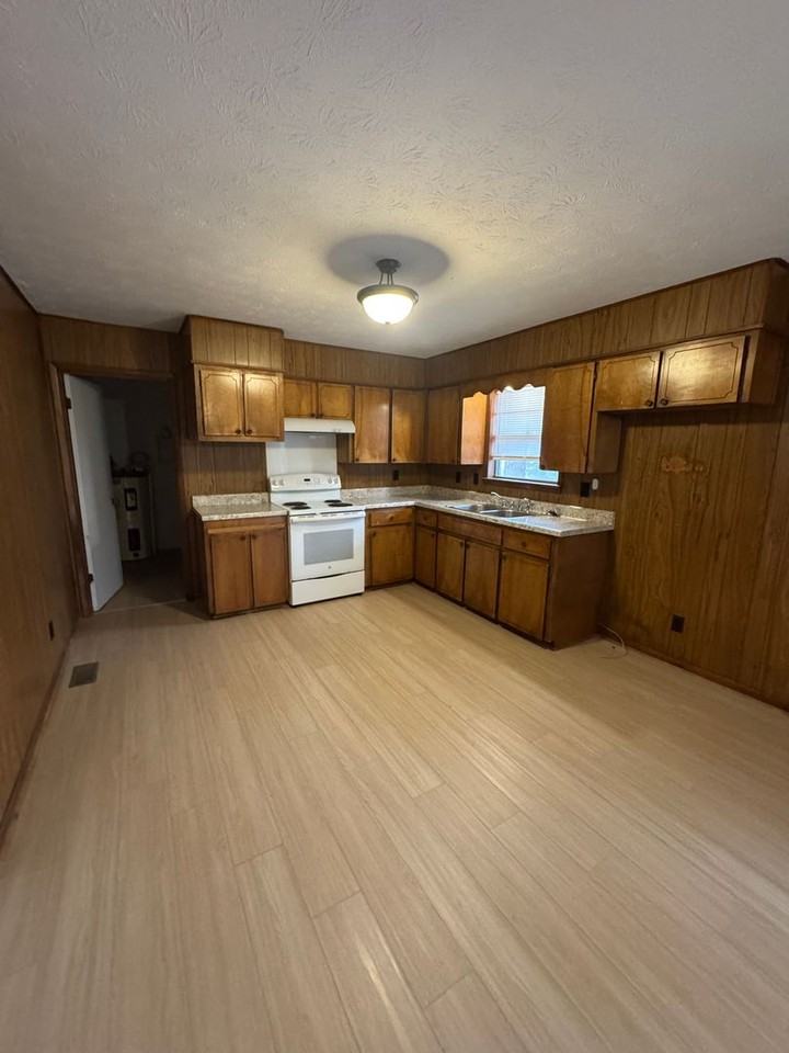 2317 Glenvale Rd - Photo 4 of 11