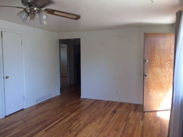 1255 Yates St - Photo 2 of 8