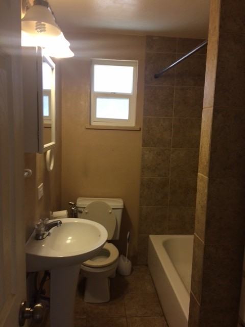 1255 Yates St - Photo 4 of 8