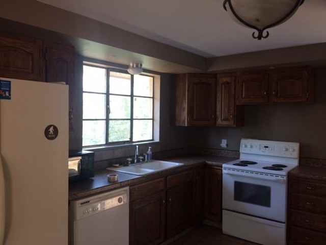 1255 Yates St - Photo 6 of 8