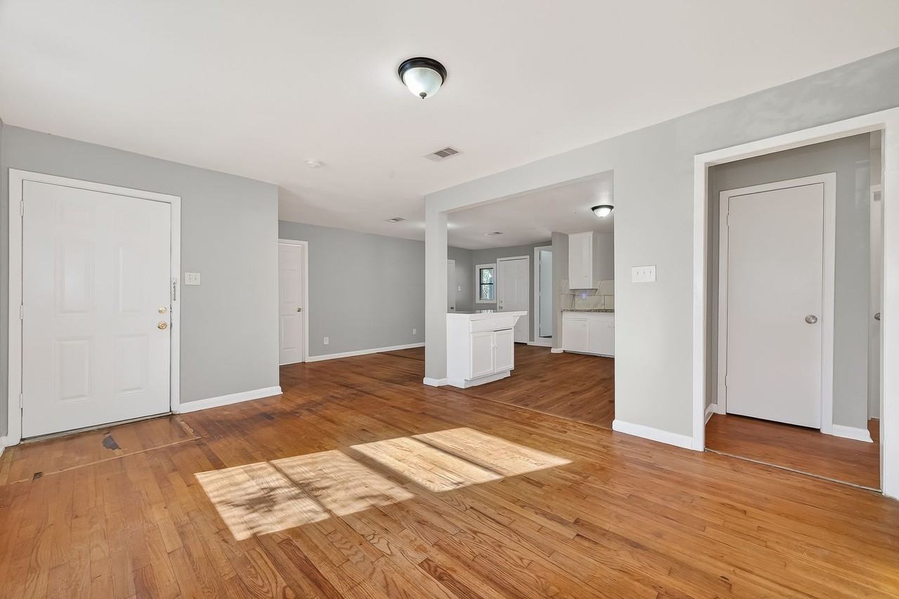 6127 Beldart St - Photo 2 of 19