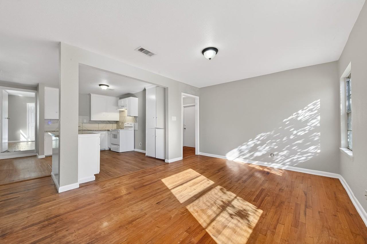 6127 Beldart St - Photo 3 of 19