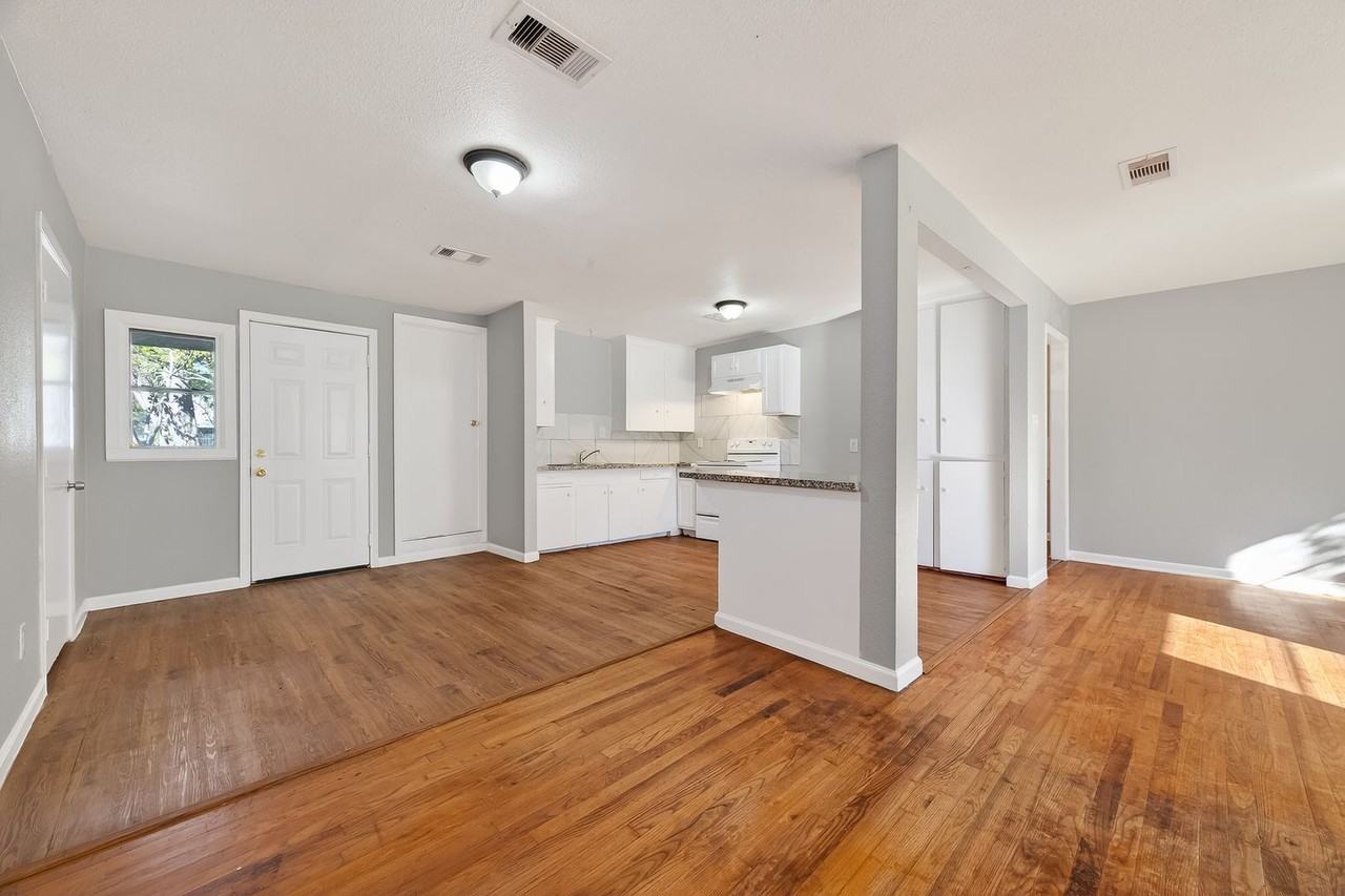 6127 Beldart St - Photo 4 of 19