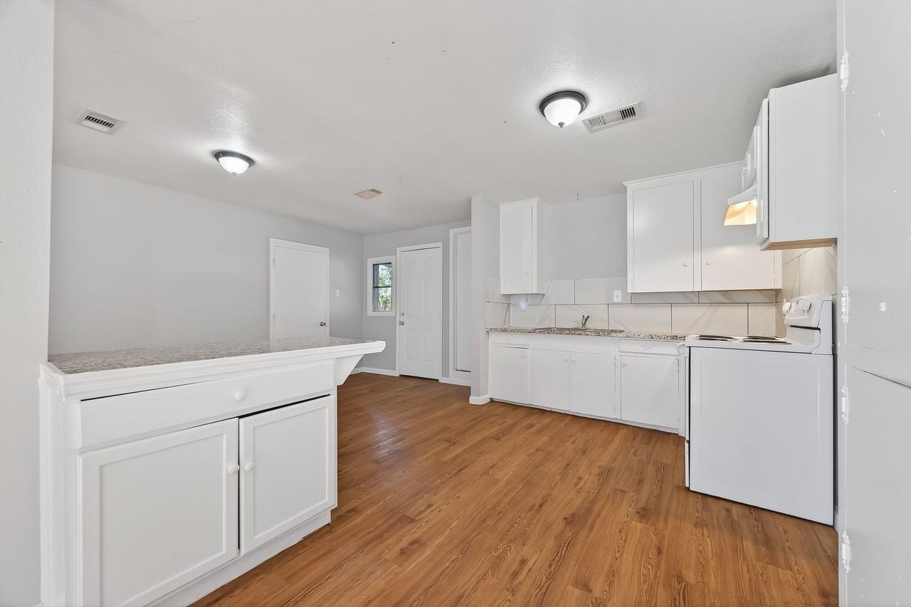 6127 Beldart St - Photo 6 of 19