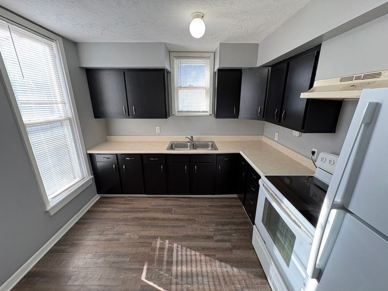 3209 S St - Photo 6 of 19